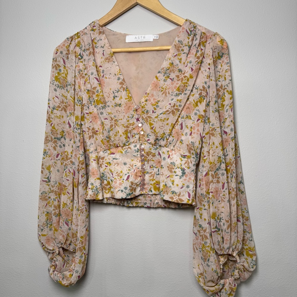 Astr Dusty Pink Floral V-Neck Long Sleeve Crop Blouse